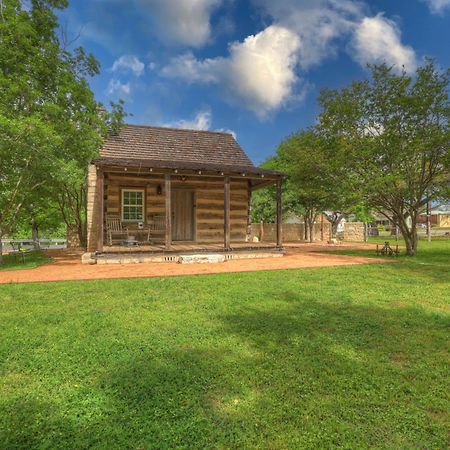 Town Creek Cabin Walk To Main St Villa Fredericksburg Eksteriør billede